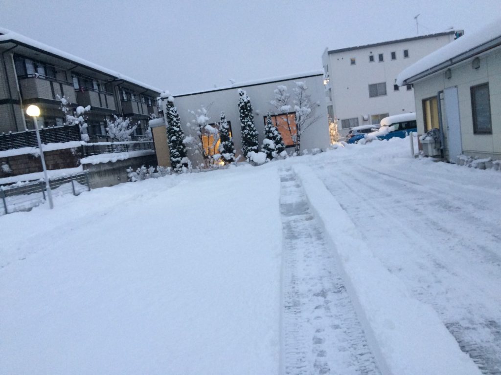 須坂市での排雪作業！溜まった雪もキレイに撤去！