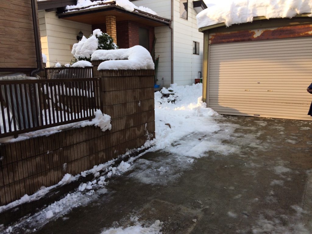 中野市吉田の自宅除雪・排雪４