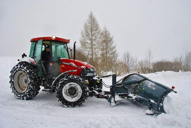 トラクターを使った除雪
